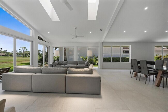 Foto del edificio - 13090 Touchstone Pl