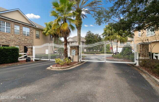 Foto del edificio - 7214 Deerfoot Cir