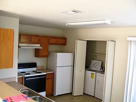 Foto del edificio - 311 Creek St
