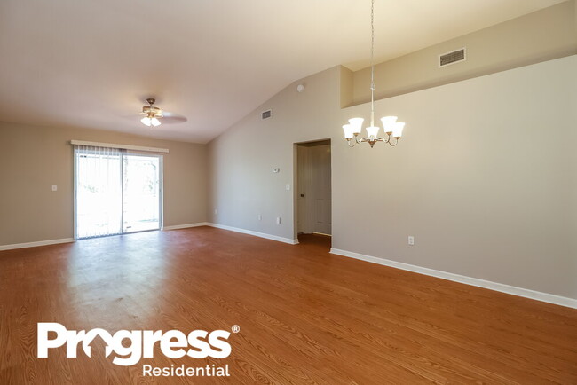 Foto del edificio - 25017 Hyde Park Blvd