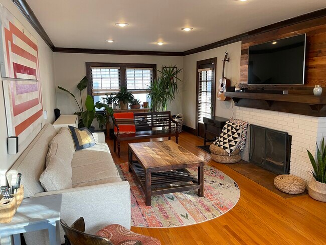 Family sized living room with comfort and style - 5703 Rockhill Rd