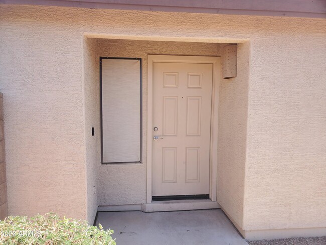Foto del edificio - 12222 W Hadley St
