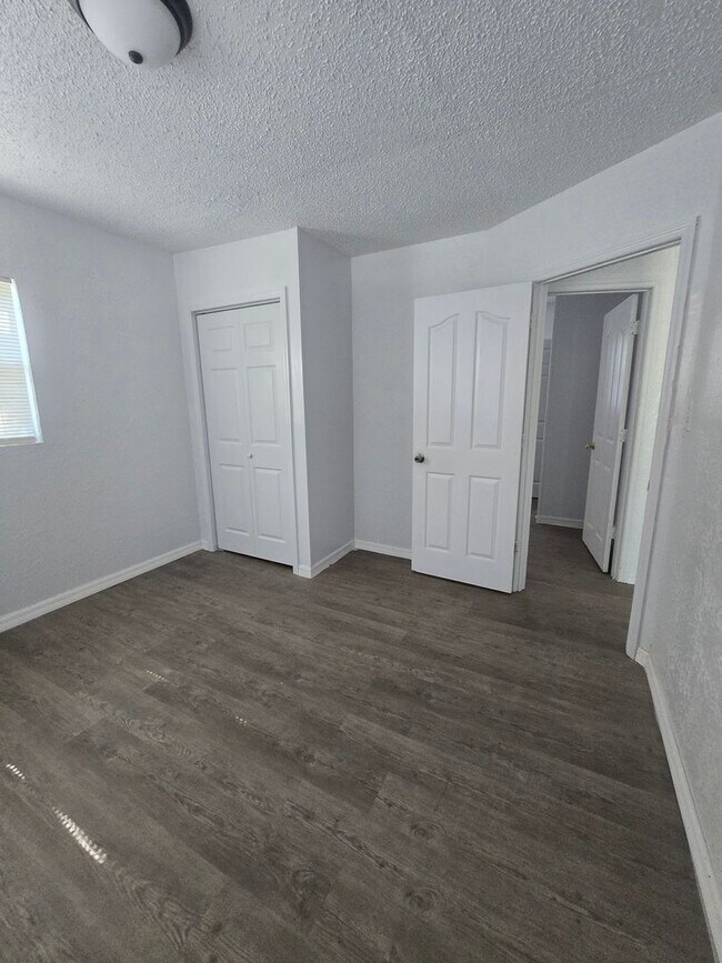 Foto del edificio - Two bedroom one bath home