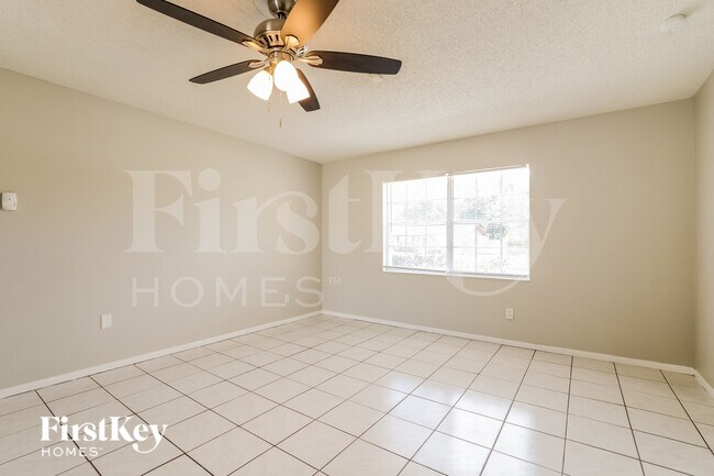 Building Photo - 433 Northwestern Ave