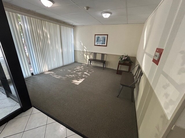 Foto del edificio - 9701 N Dee Rd