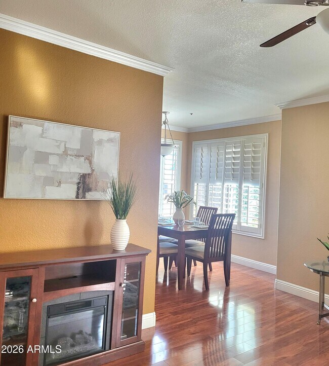 Building Photo - 4925 E Desert Cove Ave