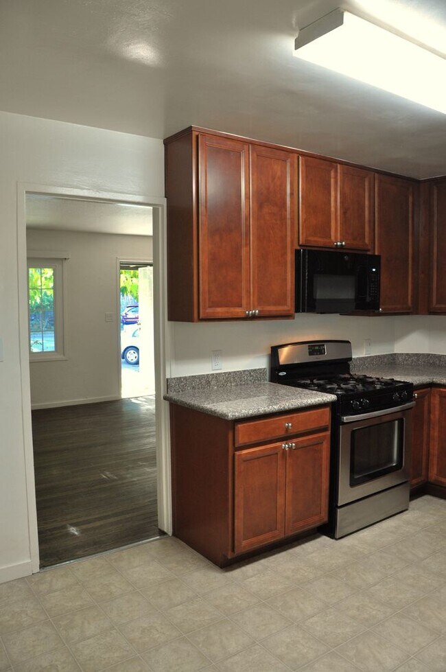 Building Photo - 3 Bedrooms, 1 Bathroom Classic Napa Westwo...