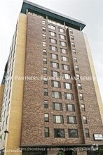 Building Photo - 700 E 8th St