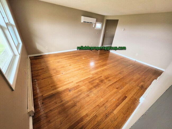 Foto del edificio - New Listing in Fort Wayne