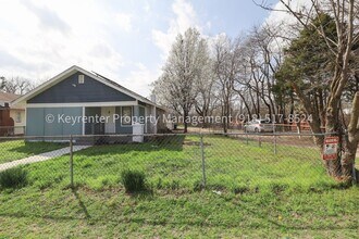 Building Photo - 732 N Victor Ave