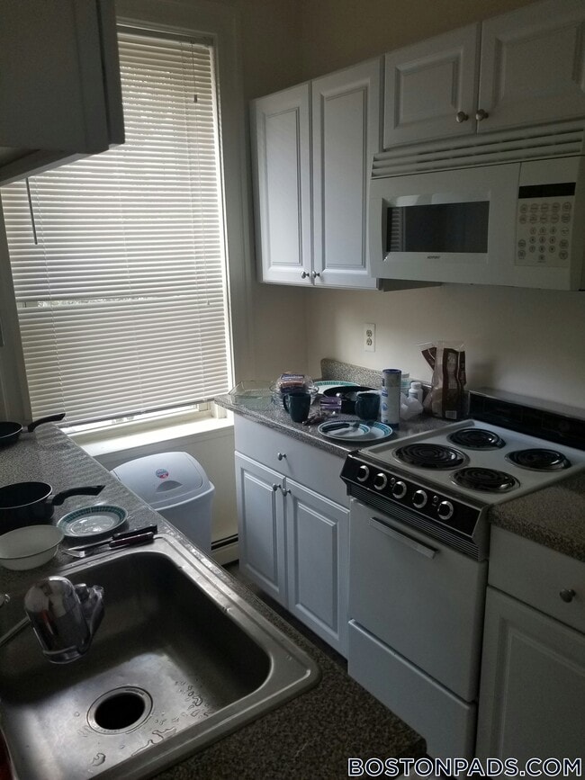 Building Photo - 15 Colborne Rd