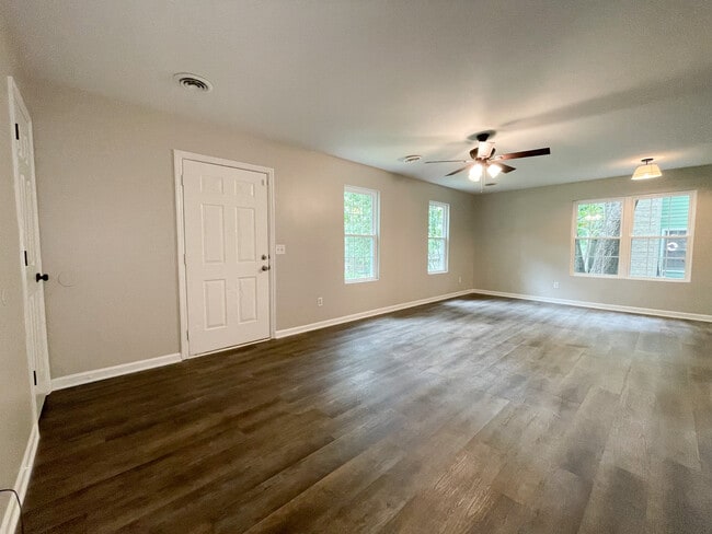 Building Photo - 437 Kingshead Ct
