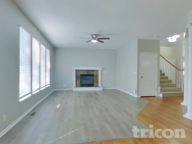 Foto del edificio - 2220 Makayla Ln