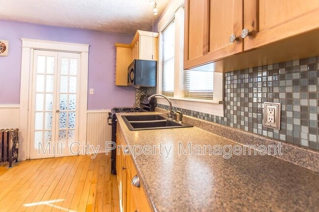 Building Photo - 204 Alsace St