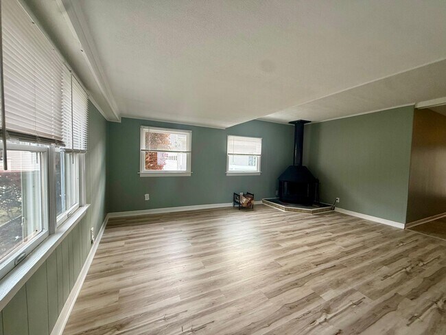 Foto del edificio - 15136 S James St