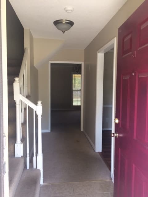 Building Photo - 819 Tammy St SW