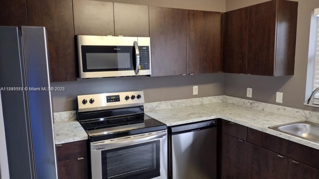 Foto principal - 617 Ixoria Ave