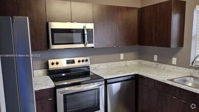 Building Photo - 617 Ixoria Ave