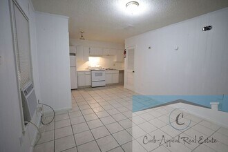 Building Photo - 2110 Cedar Heights Dr