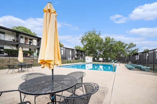 Foto del edificio - SPECIAL LIMITED TIME!!! 2 BEDROOM-1 BATH S...