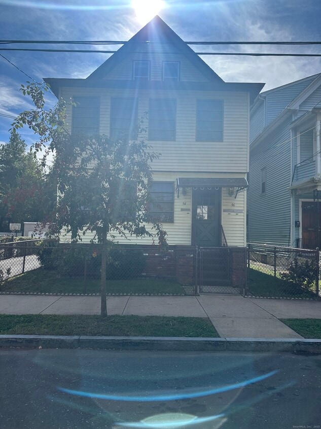 Foto principal - 94 Thompson St