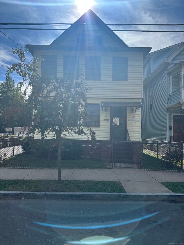 Primary Photo - 94 Thompson St