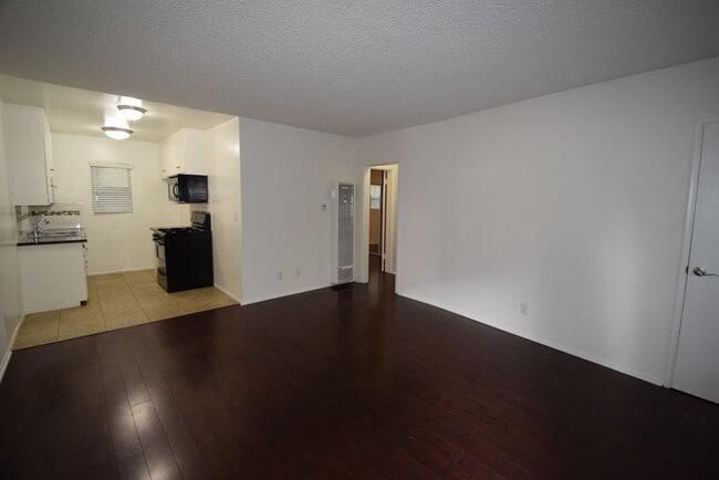 Building Photo - 4201-05 Arch Drive
