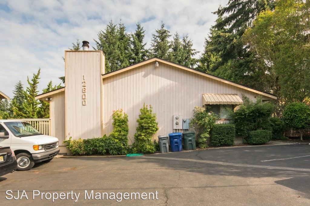 Primary Photo - 12600 SE 30th St