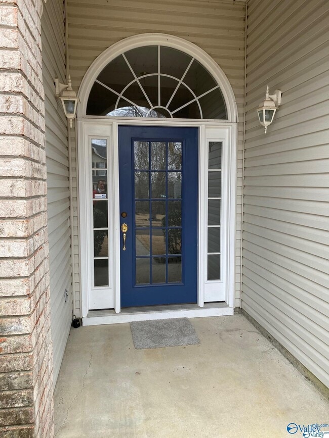 Building Photo - 417 Barrington Hills Dr