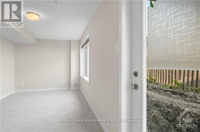 Building Photo - 329 Falsetto St