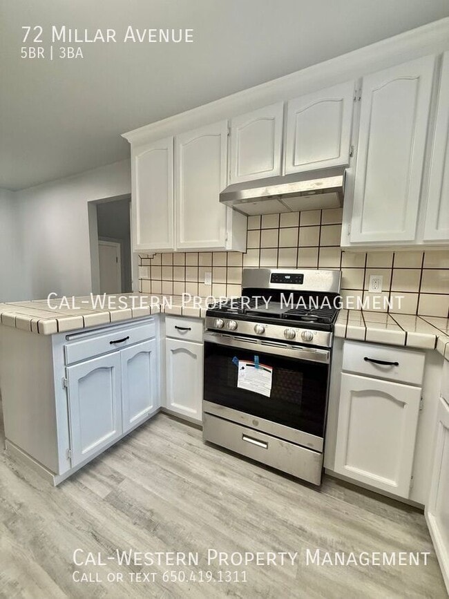 Foto del edificio - 72 Millar Ave