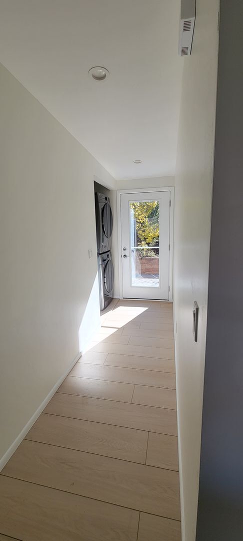Building Photo - Unfurnished, 1-year long-term rental