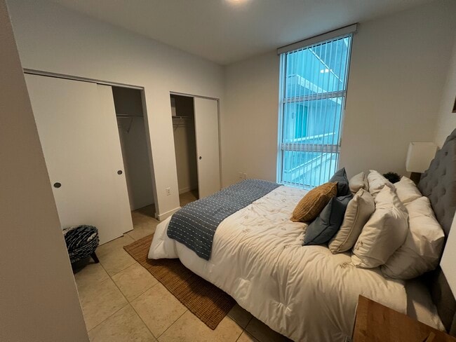 Foto del edificio - 1011 NW 19th Ct