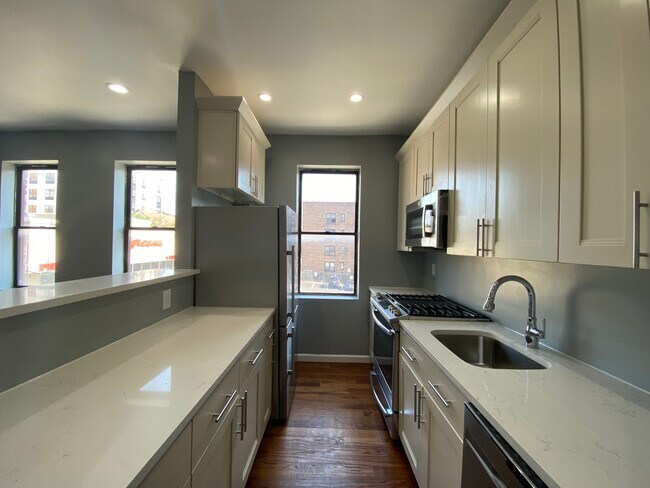 Open kitchen - 3315 Pleasant Ave