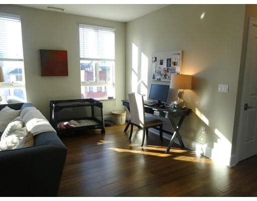 Foto del edificio - 380 W Broadway