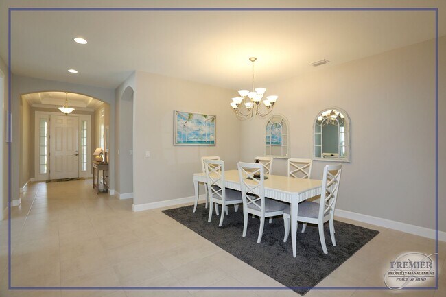 Building Photo - GORGEOUS POOL HOME - GATED - RESORT STYLE ...