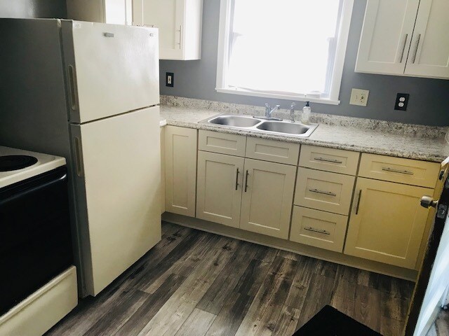 Middle of kitchen - 106 McKennell Dr