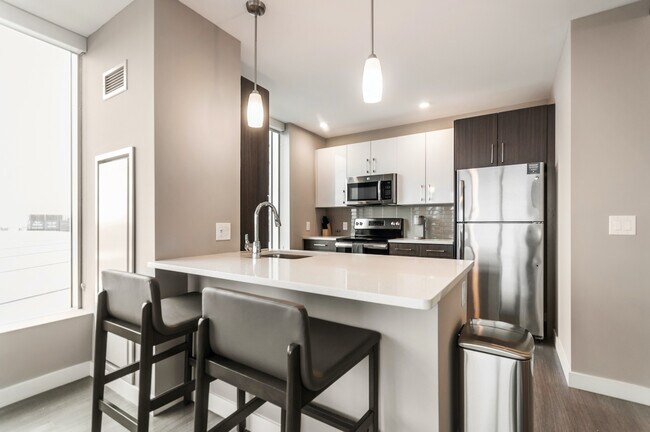 Foto del edificio - 15801 S 48th St