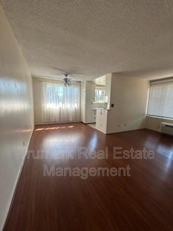 Building Photo - 4619 Lexington Ave