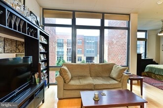 Building Photo - 520 John Carlyle St