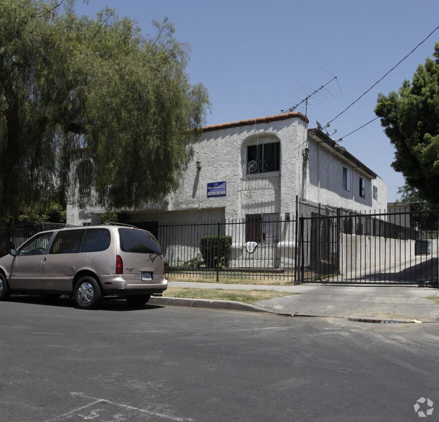 Building Photo - 6934 RADFORD AV