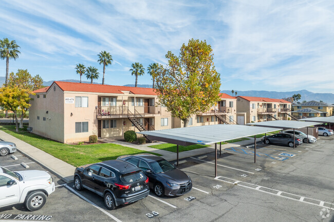 Building Photo - Sierra Pointe