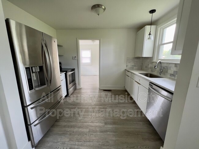 Foto del edificio - 1013 Chadwell Dr