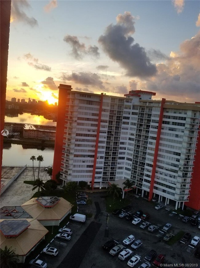 Building Photo - 1301 NE Miami Gardens Dr