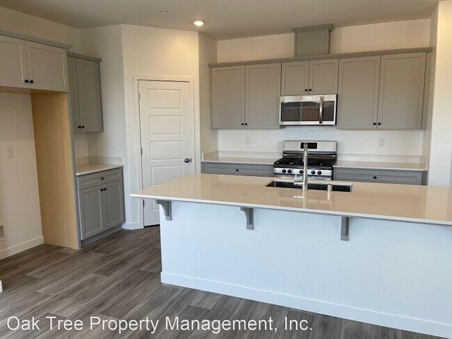 Building Photo - 4 br, 3 bath House - 2743 N. Vahe Avenue