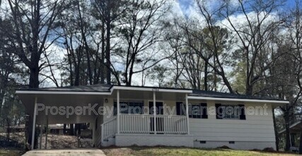 Building Photo - 4704 Estonia St