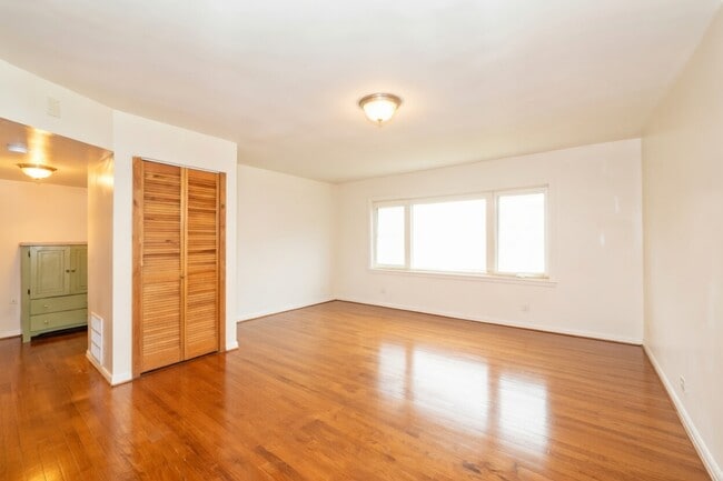 Foto del edificio - 330 Duane St