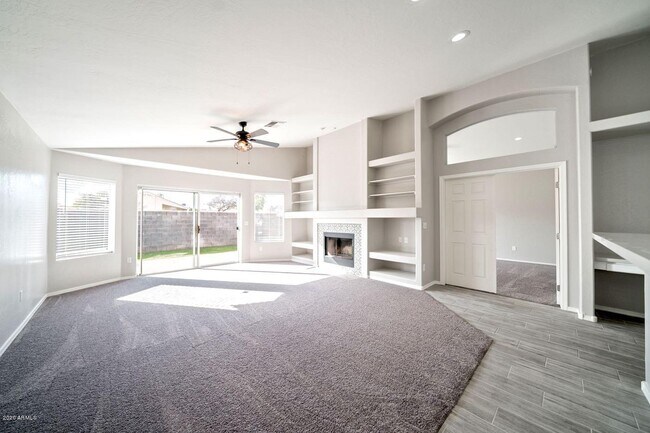 Foto del edificio - 1213 W Glenmere Dr