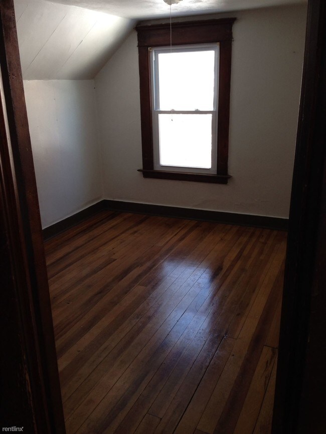 Building Photo - 193 Willard St