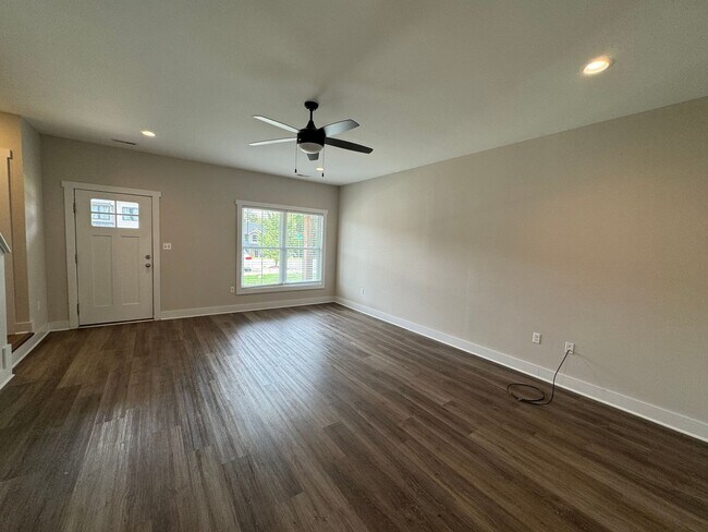 Foto del edificio - End Unit Luxury Townhouse in Campbell County